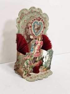 lot 243 image: Lot of Large Elaborate Fancy Victorian Valentines