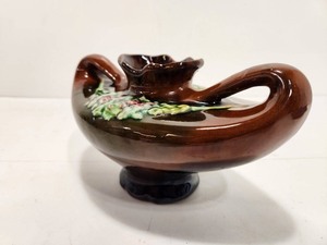 lot 258 image: Old Vintage PETERS & REED 2-Handled Aladdin Style Vase
