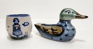 lot 260 image: 2 Pieces of Mid Century 1960s M.A. HADLEY Stoneware Art Pottery