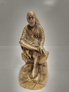 lot 278 image: Vintage Cast Brass Sai Babba Statue