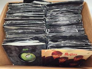 lot 280 image: LARGE Lot of BEATLES 45s wSleeves 