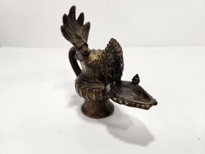 lot 298 image: Antique Bronze Ewer Top