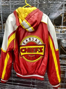 lot 4 image: Awesome Vintage 1980s GIII & Carl Banks KANSAS CITY CHIEFS Leather Jacket
