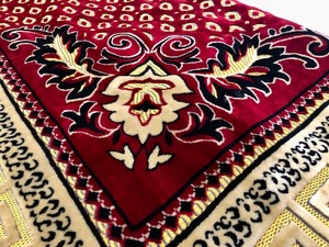 lot 321 image: Excellent Condition Beautiful Area Rug or Wall Hanging