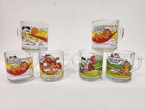 lot 329 image: Lot of Vintage GARFIELD Collector Glasses