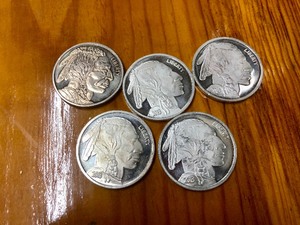 lot 363 image: Lot of 13 Genuine .999 Fine Silver 1oz Coins
