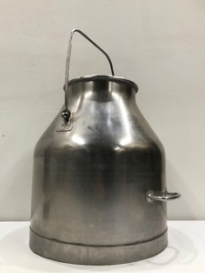 lot 367 image: Large Vintage DE LAVAL Steel MilkDairy Can