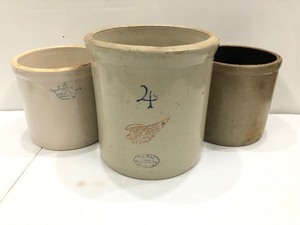 lot 375 image: 3 Old Vintage Stoneware Crocks