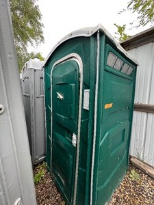 lot 91 image: Port-a-potty Toilet Green