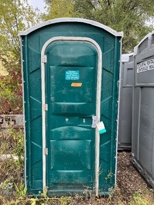 lot 90 image: Port-a-potty Toilet Green.
