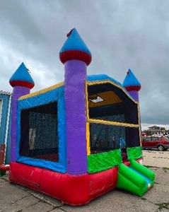 lot 26 image: 14 x 14 foot Castle Bounce