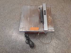 lot 45 image: Tile Saw with blade