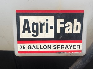 lot 13A image: Agri-Fab 25 Gallon Tow-Behind Sprayer