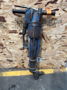 lot 11 image: Maco-Meudon Air Hammer Paving Breaker