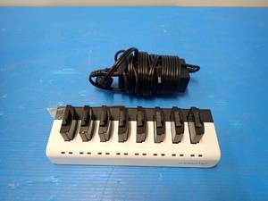 lot 19 image: Vocera&nbspB3000-8 Battery Charging Dock with 8 Batteries