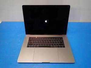 lot 40 image: Apple&nbspA1990 MacBook Pro 15,1 &nbspINTEL(R) CORE(TM) I7-8750H CPU  2.20GHZ  16GB DDR4 SDRAM  251GB SSD  3360 x 2100 2K Resolution  Includes IOS  No charger ($475 reserve)