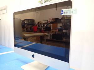 lot 53 image: Apple&nbspiMac11,2 A1311 MC508LLA &nbspINTEL(R) CORE(TM) I3 CPU 540  3.07GHZ  8GB DDR3 SDRAM  500GB HD  chips and cracks in screen  Includes IOS and power cable