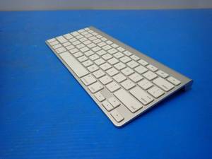 lot 62 image: Apple Wireless Keyboard Model A1314