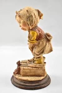 lot 294 image: Girl Afraid of Mouse Sculpture by Giuseppe Armani