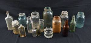 lot 428 image: Assortment of 16 Vintage Glass Jars