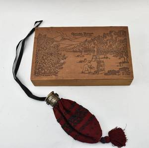 lot 358 image: Vintage Dark Red Purse with Metal Expandable Opening & Box