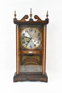 lot 416 image: Alaron 31-Day Mantle Clock with Engraved Plaque