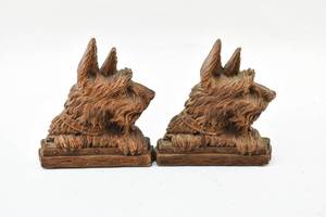 lot 421 image: Vintage Carved Wood Scottish Terrier Bookends