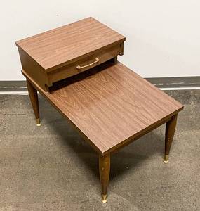 lot 371 image: Mersman Mid Century Modern 2 Tier End Table