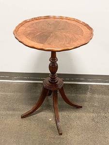 lot 372 image: Vintage Circular Wood Side Table