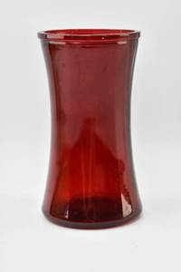 lot 237 image: Red Glass Vase