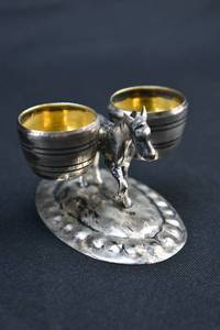 lot 167 image: 800 Silver Donkey Salt & Pepper Cellar