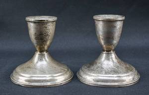 lot 114 image: Pair of Duchin Creation Short Weighted Sterling Silver Candlesticks