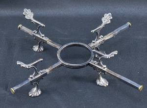 lot 117 image: Vintage Metal Dish Cross