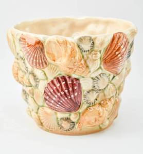 lot 231 image: Ceramic SylvaC No. 4166 Shell Vessel