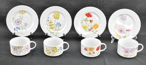 lot 228 image: 8 Piece Seymour Mann Flower Garden Fine China Oversized Mugs & Plates