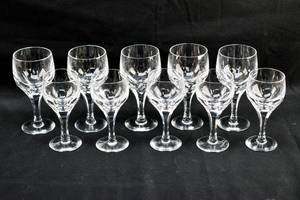 lot 89 image: 10 Clear Cut Crystal Wine Glasses