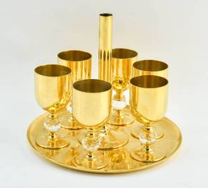 lot 94 image: Set of 6 Vintage Vallerio Albarello Gold-Plated Brass Shot Glasses with Tray and Bud Vase