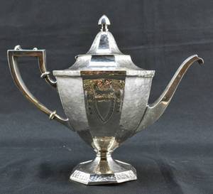 lot 154 image: 1847 Rogers & Bros Silver Plate Heraldic Coffee Pot No. 008107