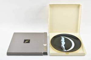 lot 13 image: Vintage Erte The Alphabet D Art Deco Collector Plate 1986