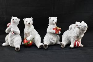 lot 132 image: Set of 4 Polar Bear Stocking Holders