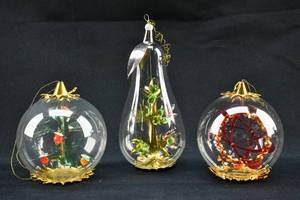 lot 171 image: Set of 3 Vintage West German Resl Lenz Foil Spinner Ornaments