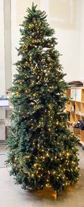 lot 1 image: Huge Balsam Hill 10 Pre-Lit Christmas Tree