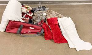 lot 136 image: Large Group of Holiday Items