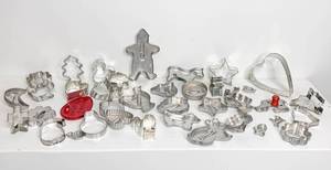 lot 27 image: 39 Vintage Cookie Cutter Variety