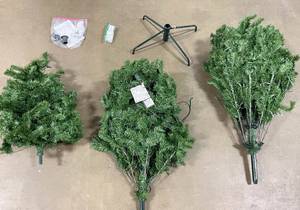 lot 209 image: 7.5 ft Christmas Tree with Lights & Stand