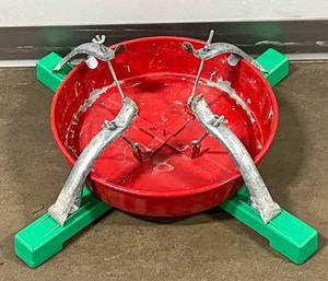 lot 55 image: Vintage Gunnard 4 Brace Ever Fresh Tree Stand
