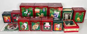 lot 315 image: Large Assortment of Carlton Heirloom Cat Ornaments and Jingle Cats CD