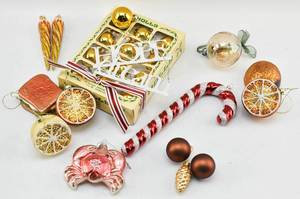 lot 66 image: Assorted Christmas Ornaments