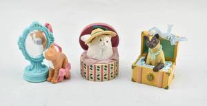 lot 318 image: 3 Sitting Pretty Cat Ornaments by Avon