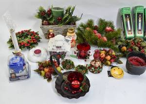 lot 59 image: Box of Assorted Holiday and Christmas Decor